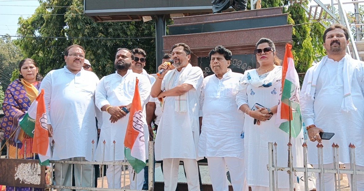 Congress Campaign for Justice for Women in Odisha: West Ganjam District Congress Committee surrounds the Deputy Collector's office on behalf of the party